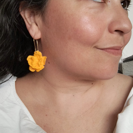 Flor simple amarilla